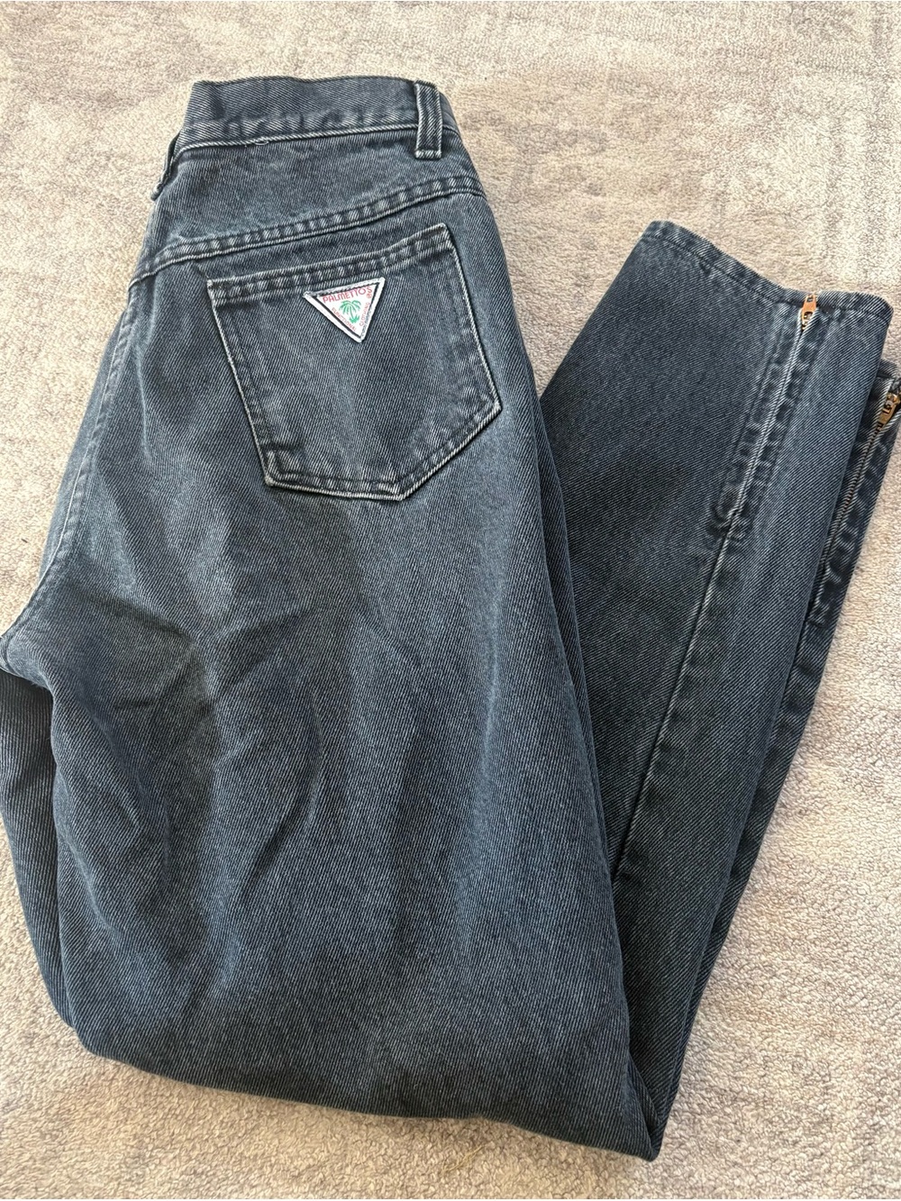 Straight Leg Women's Black Denim Jeans with Back Pocket Patch
